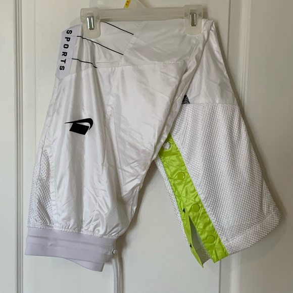 NIKE Womens Pants Medium EUC🌼 - Picture 4 of 8